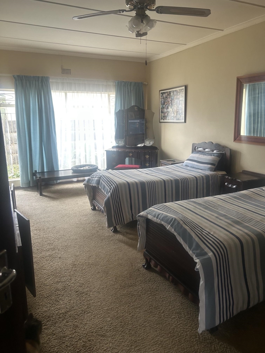 5 Bedroom Property for Sale in Viljoenskroon Free State